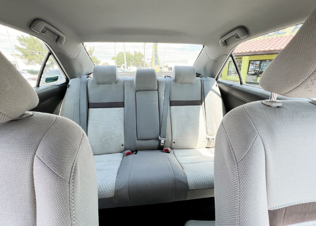 2014 Toyota Camry Image 14