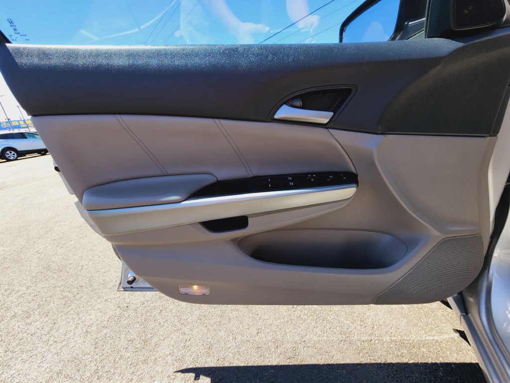 2010 Honda Accord Image 15