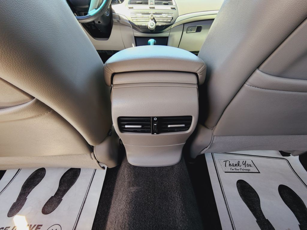 2010 Honda Accord Image 18