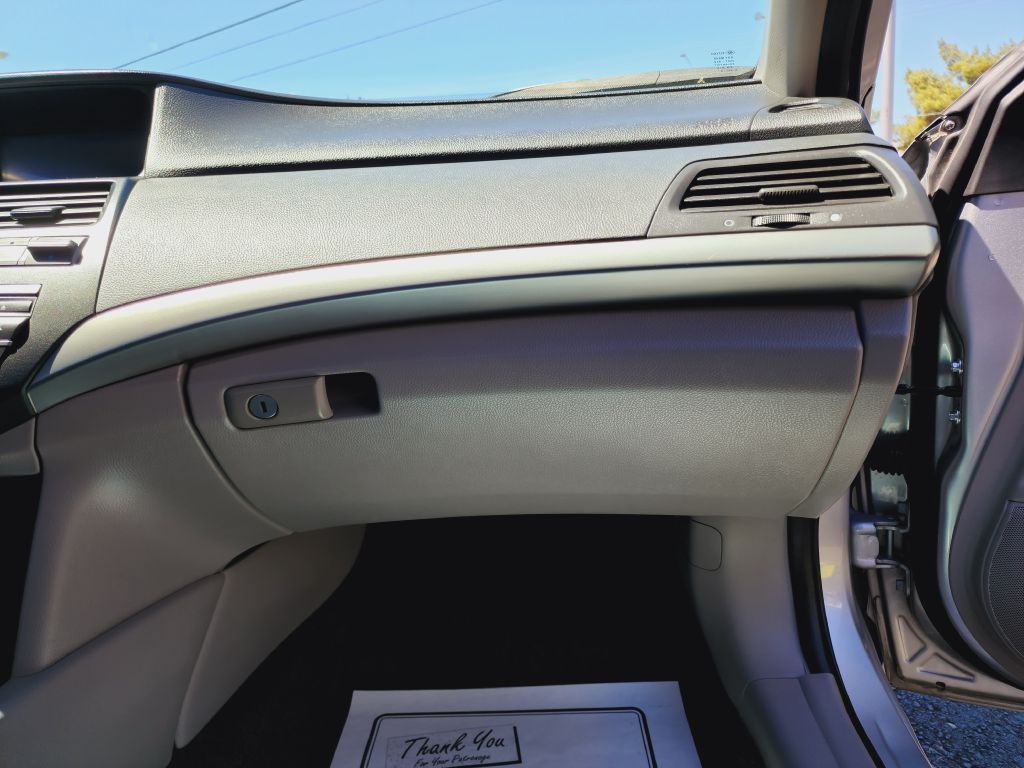 2010 Honda Accord Image 28