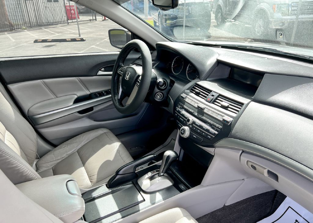 2010 Honda Accord Image 38