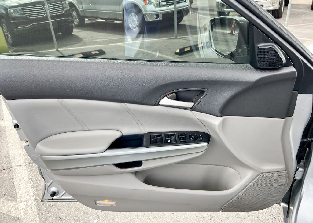 2010 Honda Accord Image 43