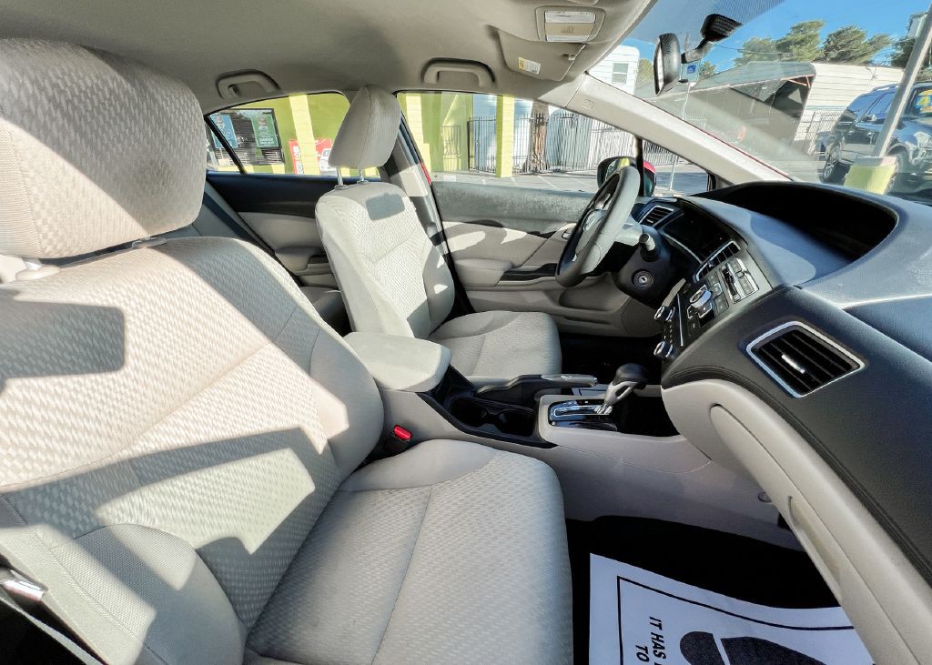 2015 Honda Civic Image 9