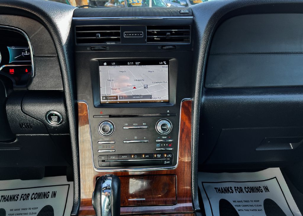 2016 Lincoln Navigator Image 23
