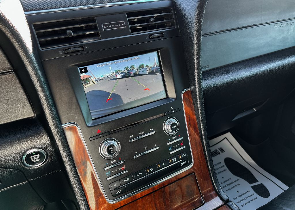 2016 Lincoln Navigator Image 25