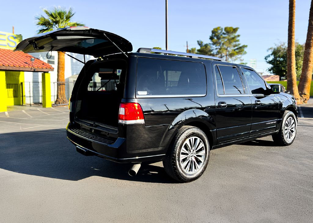 2016 Lincoln Navigator Image 26