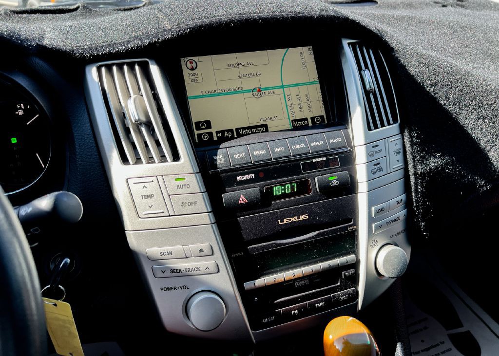 2009 Lexus RX Image 16