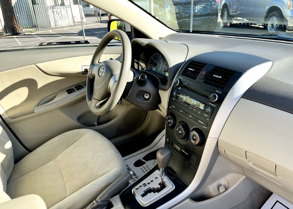 2010 Toyota Corolla Image 10