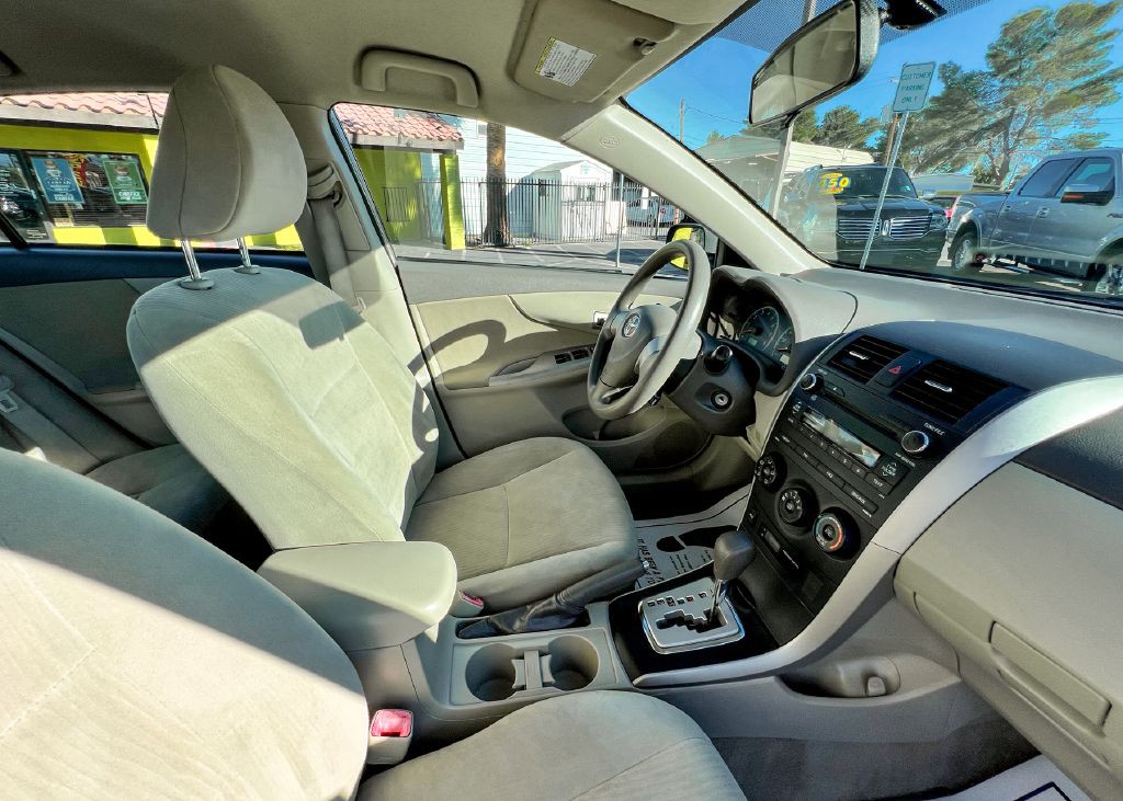 2010 Toyota Corolla Image 12
