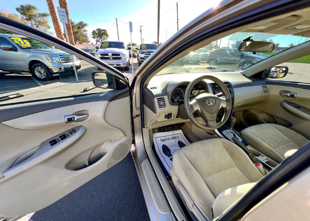 2010 Toyota Corolla Image 14
