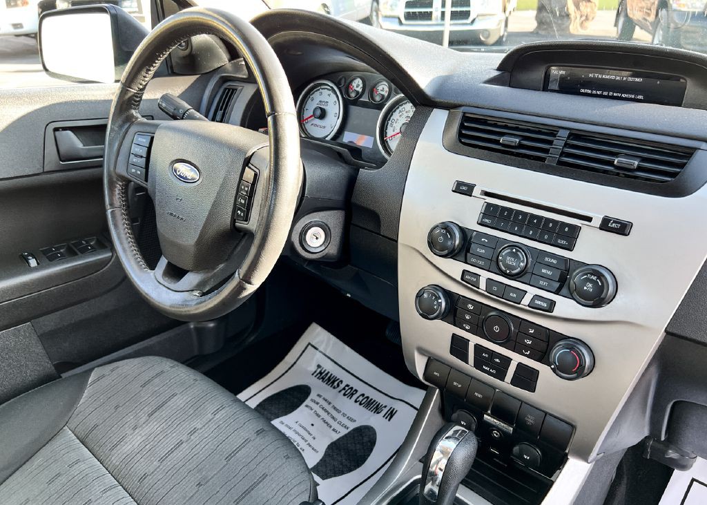 2009 Ford Focus Image 9