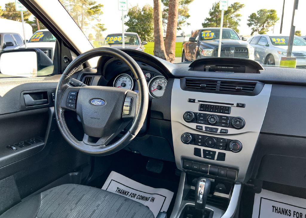 2009 Ford Focus Image 12