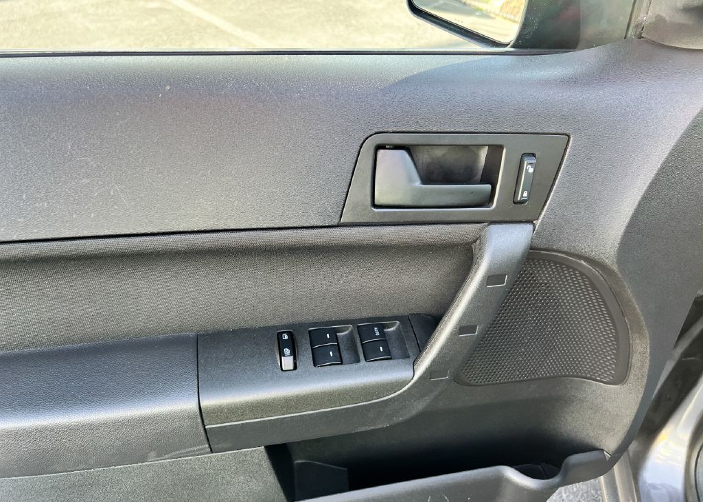 2009 Ford Focus Image 15