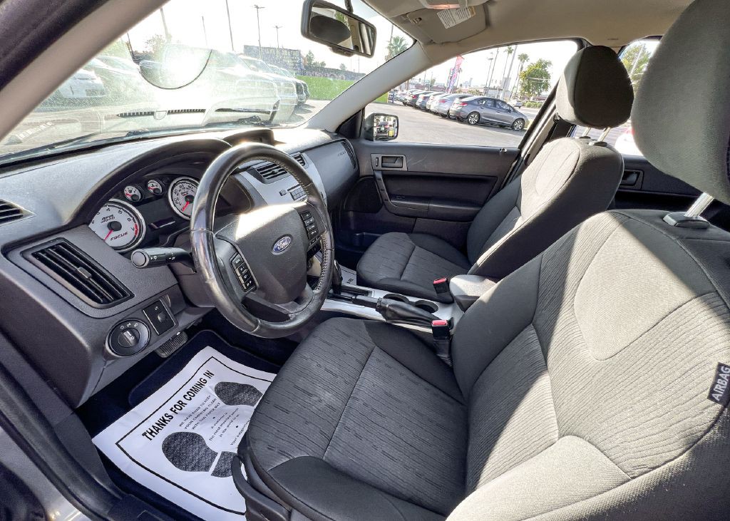 2009 Ford Focus Image 16