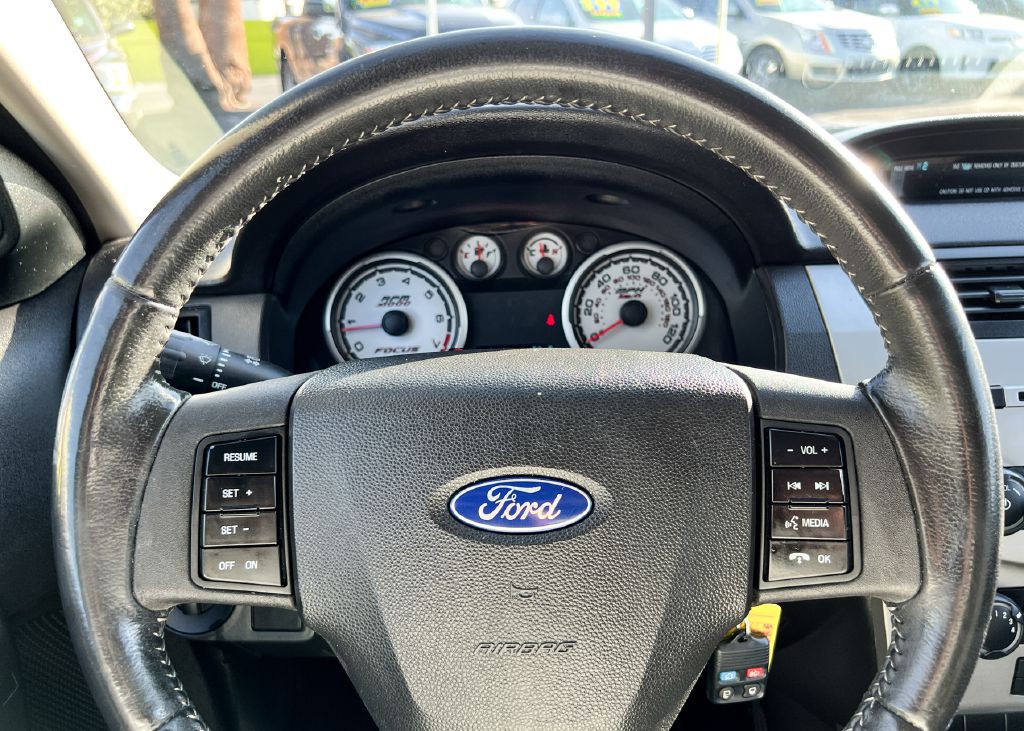 2009 Ford Focus Image 17