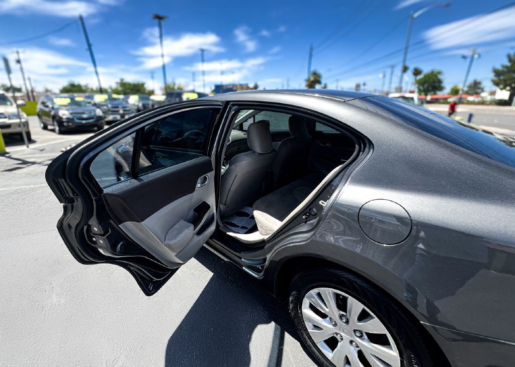 2012 Honda Civic Image 16