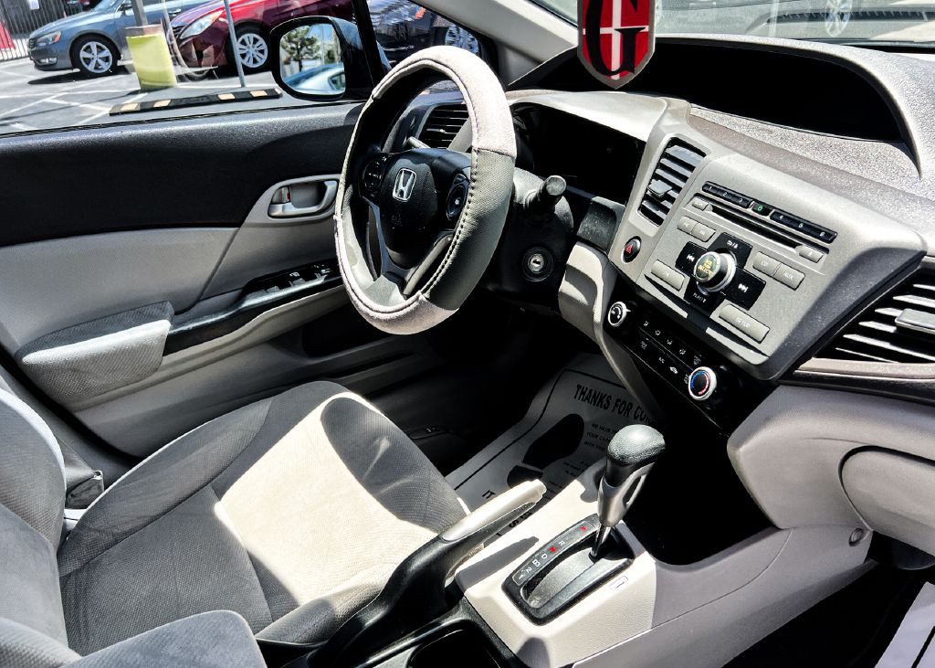 2012 Honda Civic Image 8