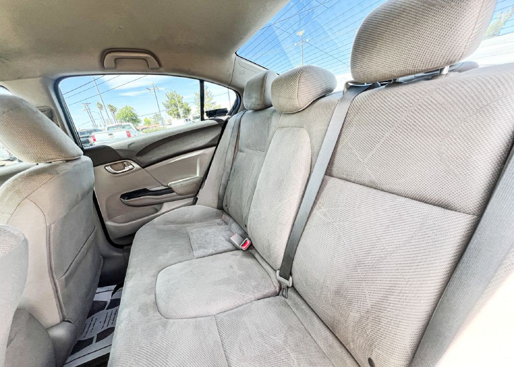 2012 Honda Civic Image 12