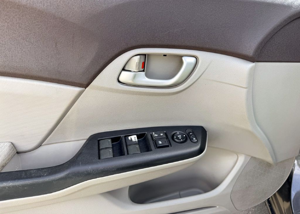 2012 Honda Civic Image 13
