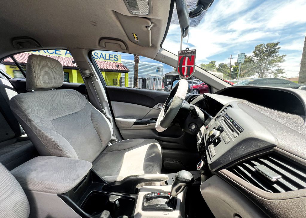 2012 Honda Civic Image 34