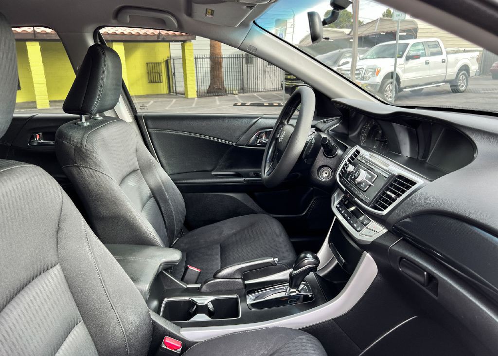 2013 Honda Accord Image 8