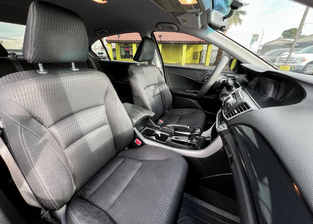 2013 Honda Accord Image 9