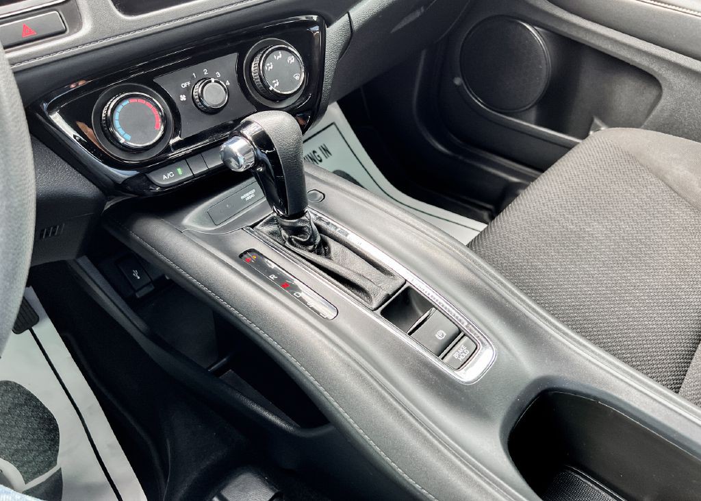 2017 Honda HR-V Image 18