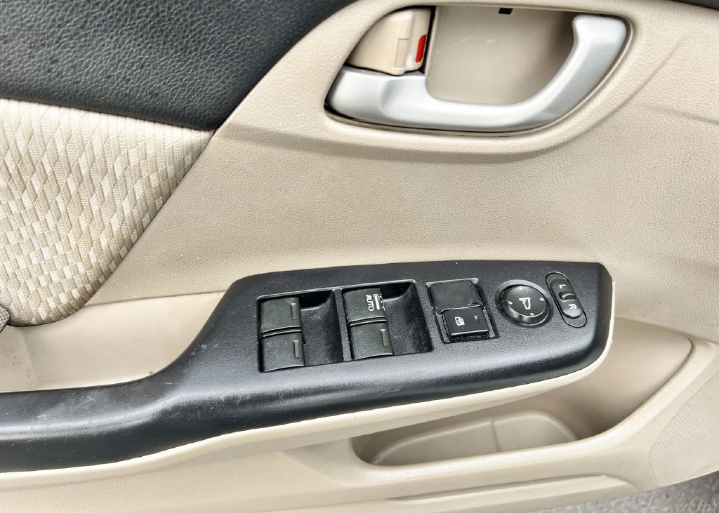 2014 Honda Civic Image 17