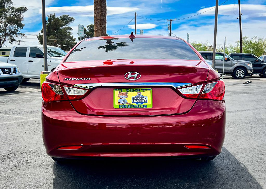 2012 Hyundai Sonata Image 3