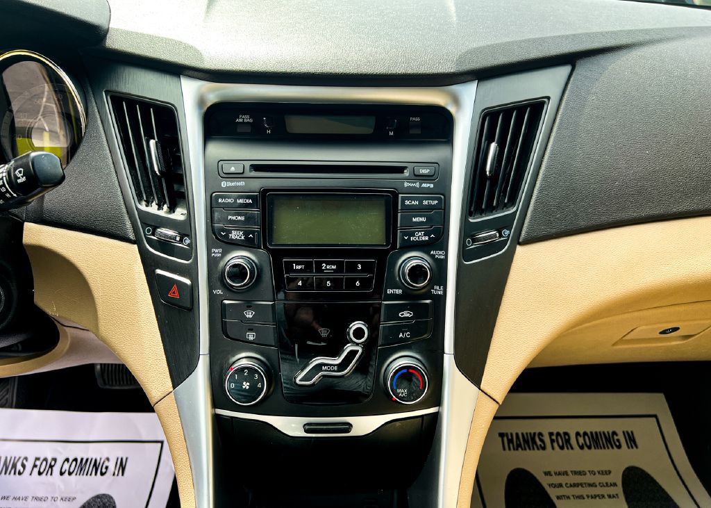 2012 Hyundai Sonata Image 10