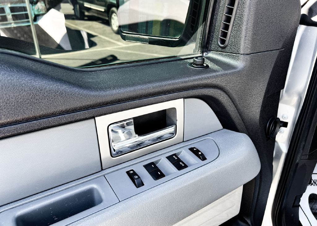 2011 Ford F-150 Image 21