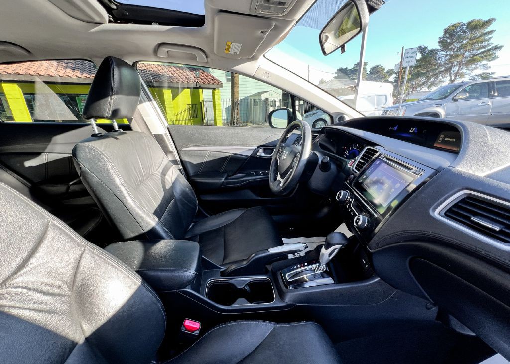 2015 Honda Civic Image 11