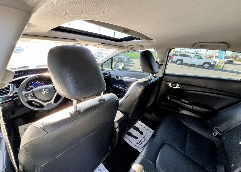 2015 Honda Civic Image 17