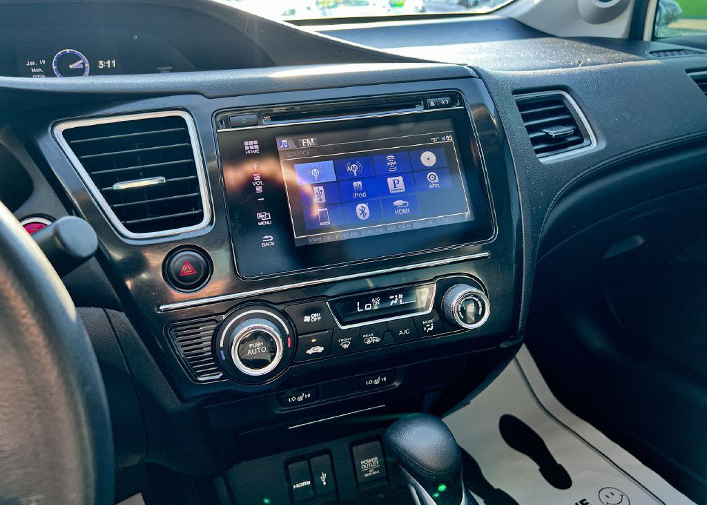 2015 Honda Civic Image 24