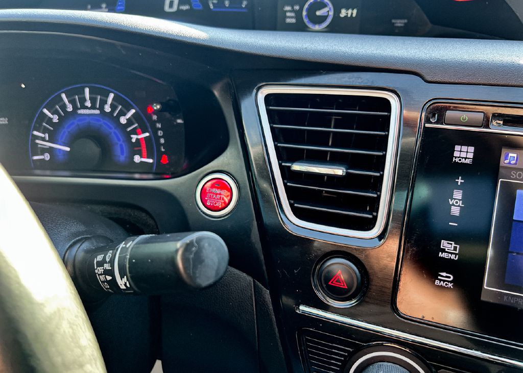 2015 Honda Civic Image 25