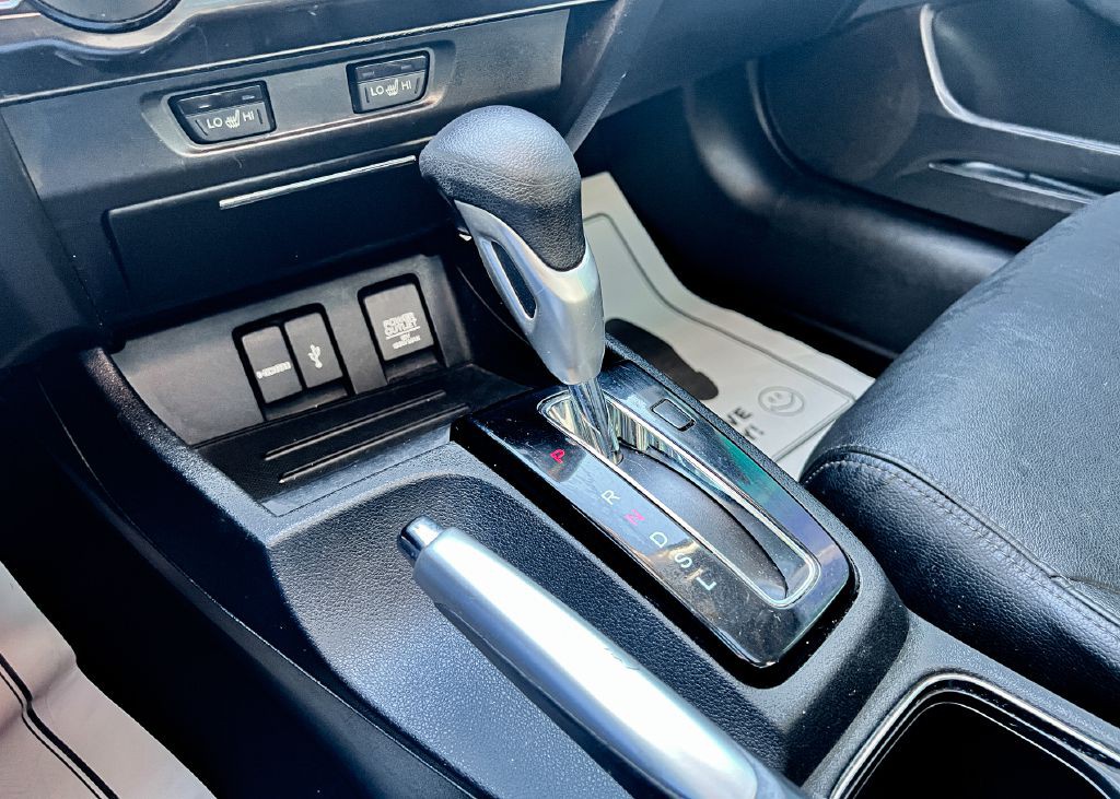 2015 Honda Civic Image 28