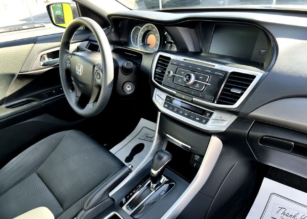2015 Honda Accord Image 11