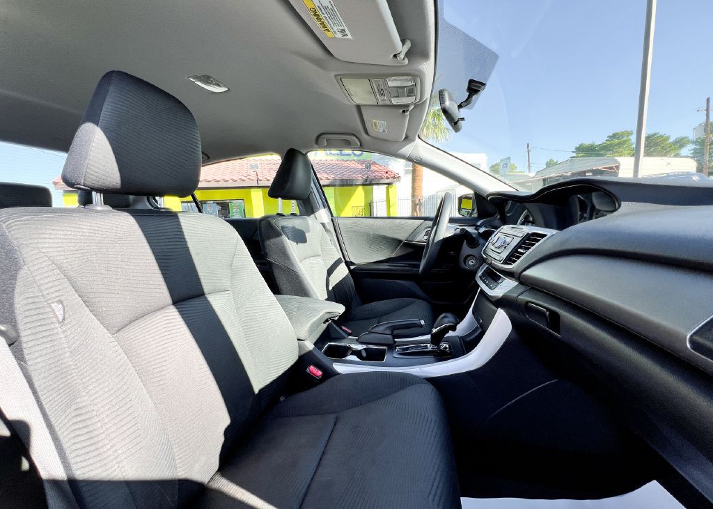 2015 Honda Accord Image 12