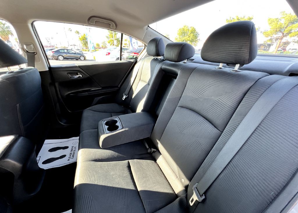 2015 Honda Accord Image 16