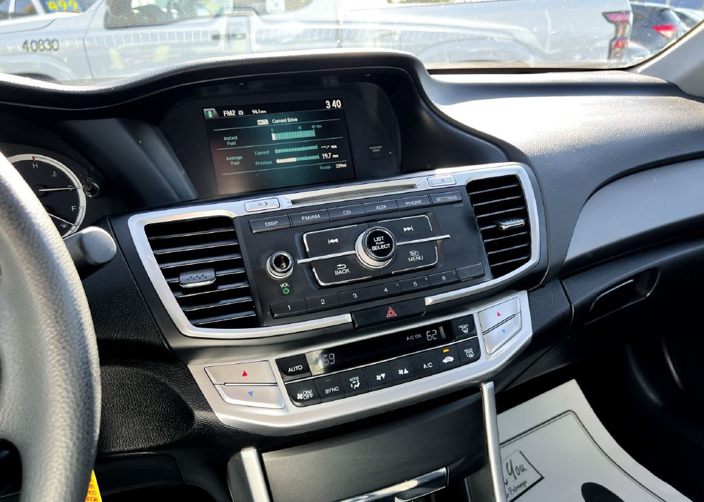 2015 Honda Accord Image 21