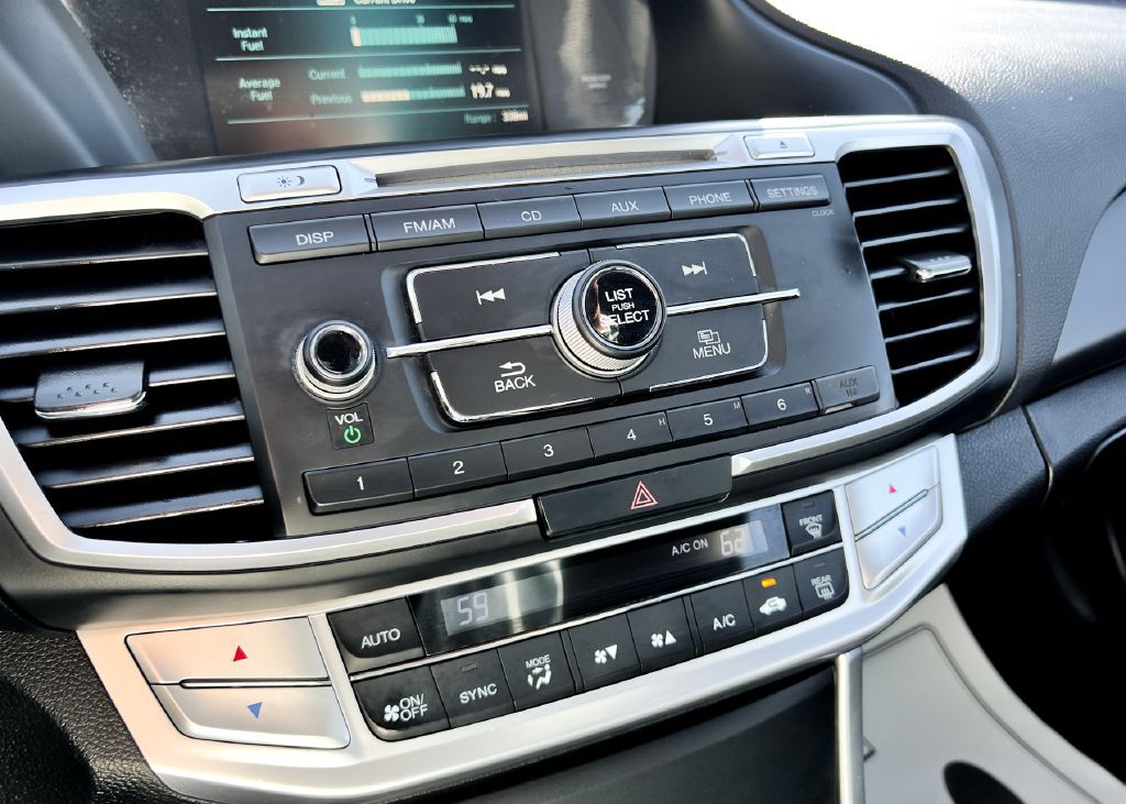 2015 Honda Accord Image 25