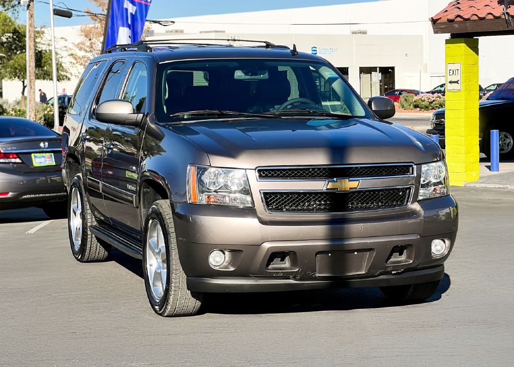 2013 Chevrolet Tahoe Image 2