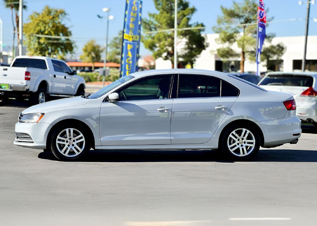 2017 Volkswagen Jetta Image 5