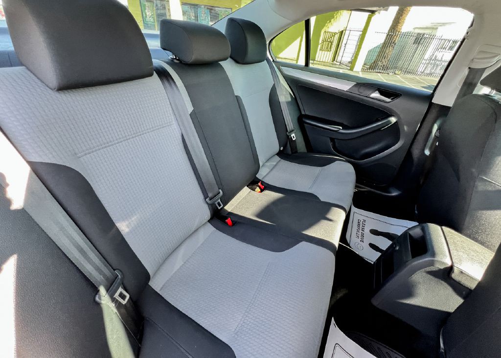 2017 Volkswagen Jetta Image 13