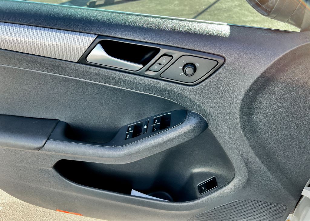 2017 Volkswagen Jetta Image 17