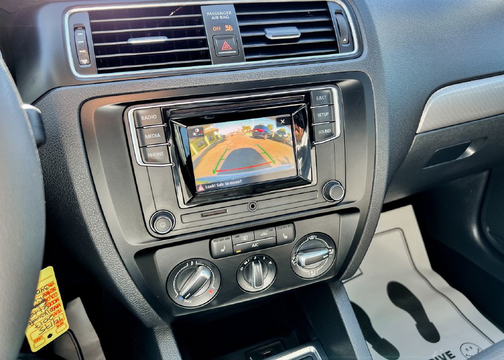 2017 Volkswagen Jetta Image 22