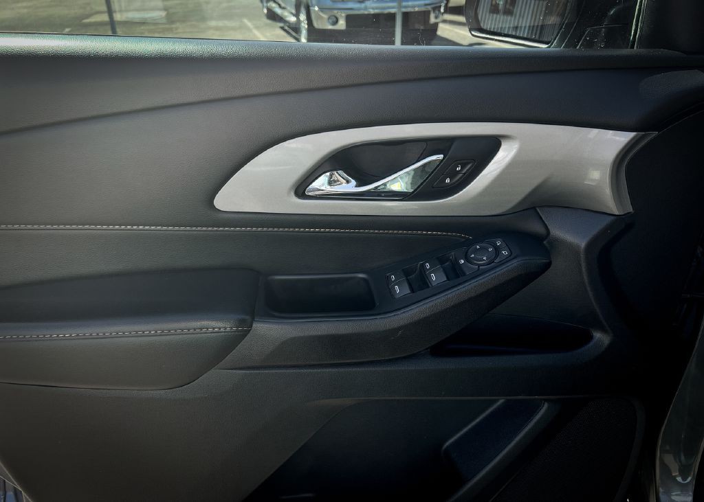 2021 Chevrolet Traverse Image 15