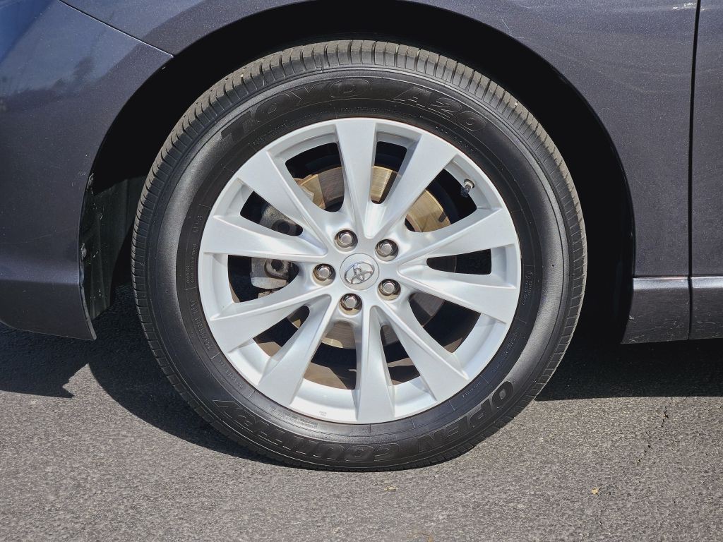 2013 Toyota Venza Image 12