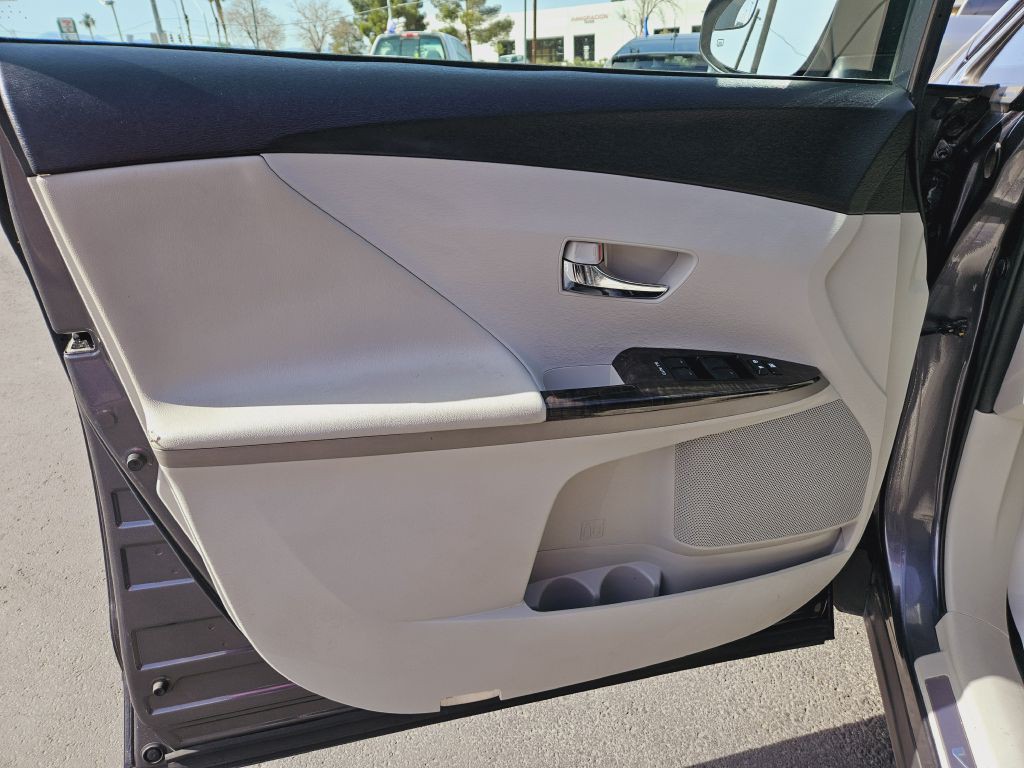 2013 Toyota Venza Image 15