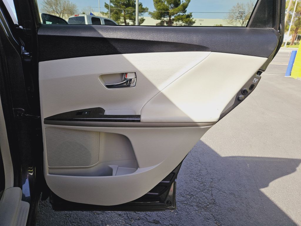 2013 Toyota Venza Image 20